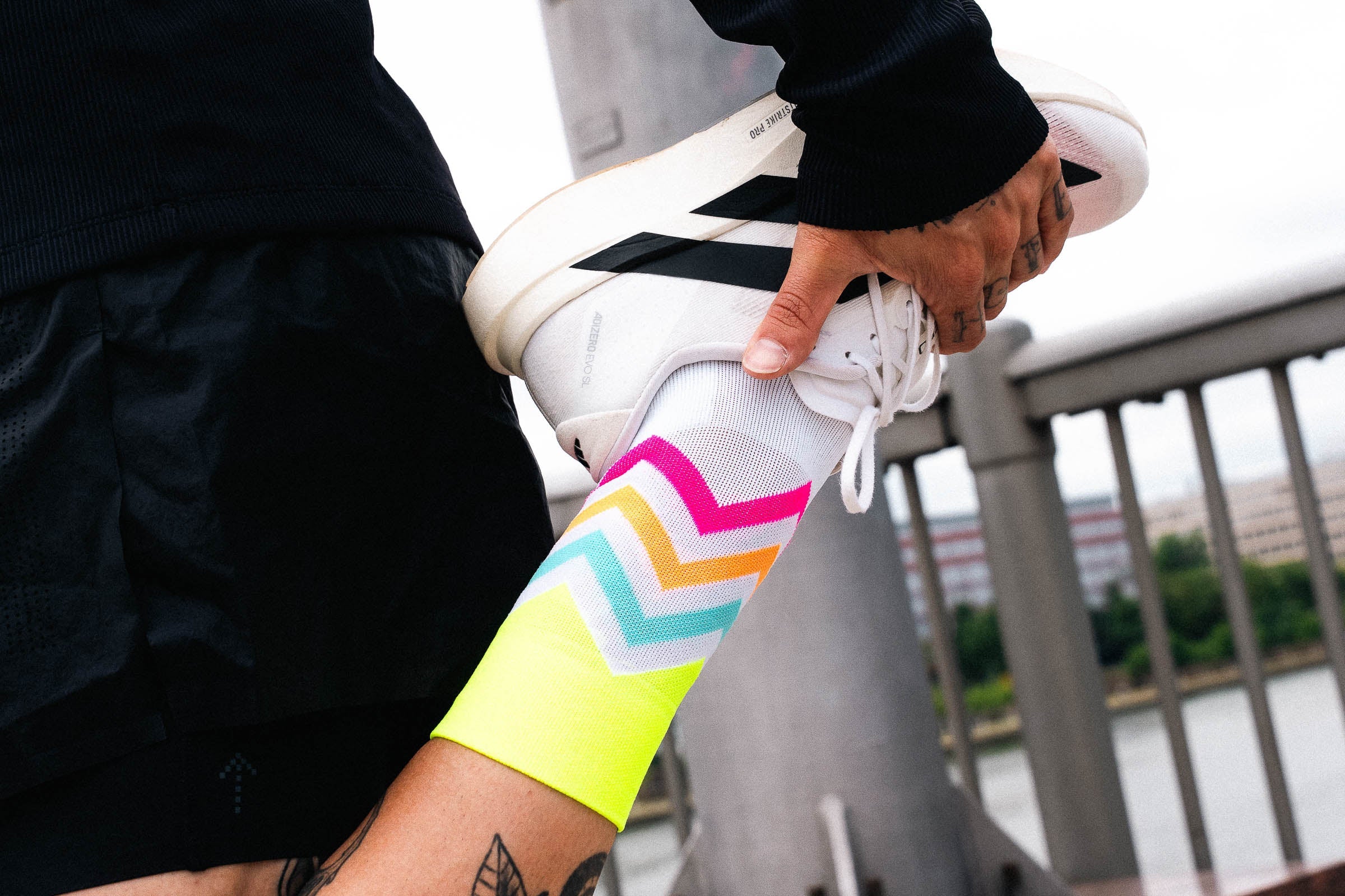 인사일런스 러닝 볼츠 카나리-핑크 INCYLENCE RUNNING VOLTS CANARY PINK