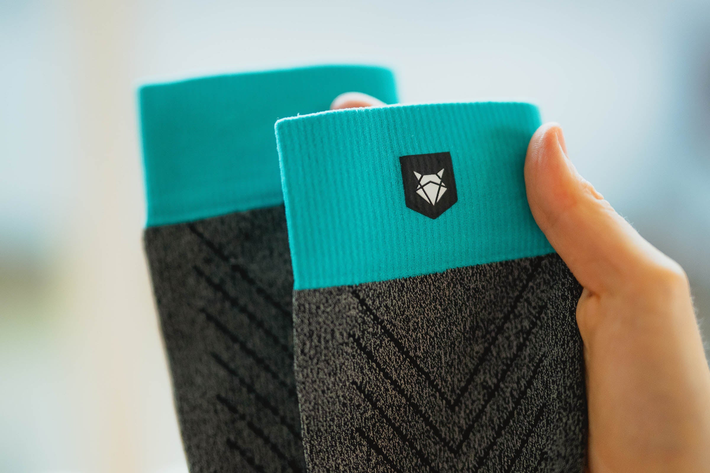 인사일런스 리뉴드 컴프레션 V2 다크그레이-카나리 INCYLENCE RENEWED COMPRESSION V2 DARK GREY CYAN