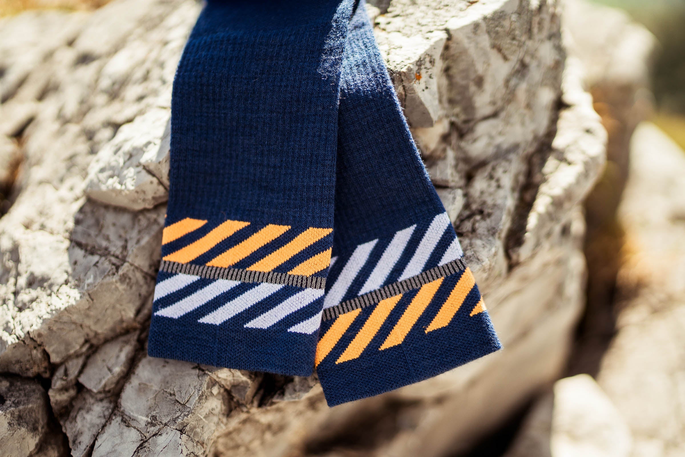 인사일런스 메리노 라이트 레인스 네이비-오렌지 INCYLENCE MERINO LIGHT LANES NAVY ORANGE