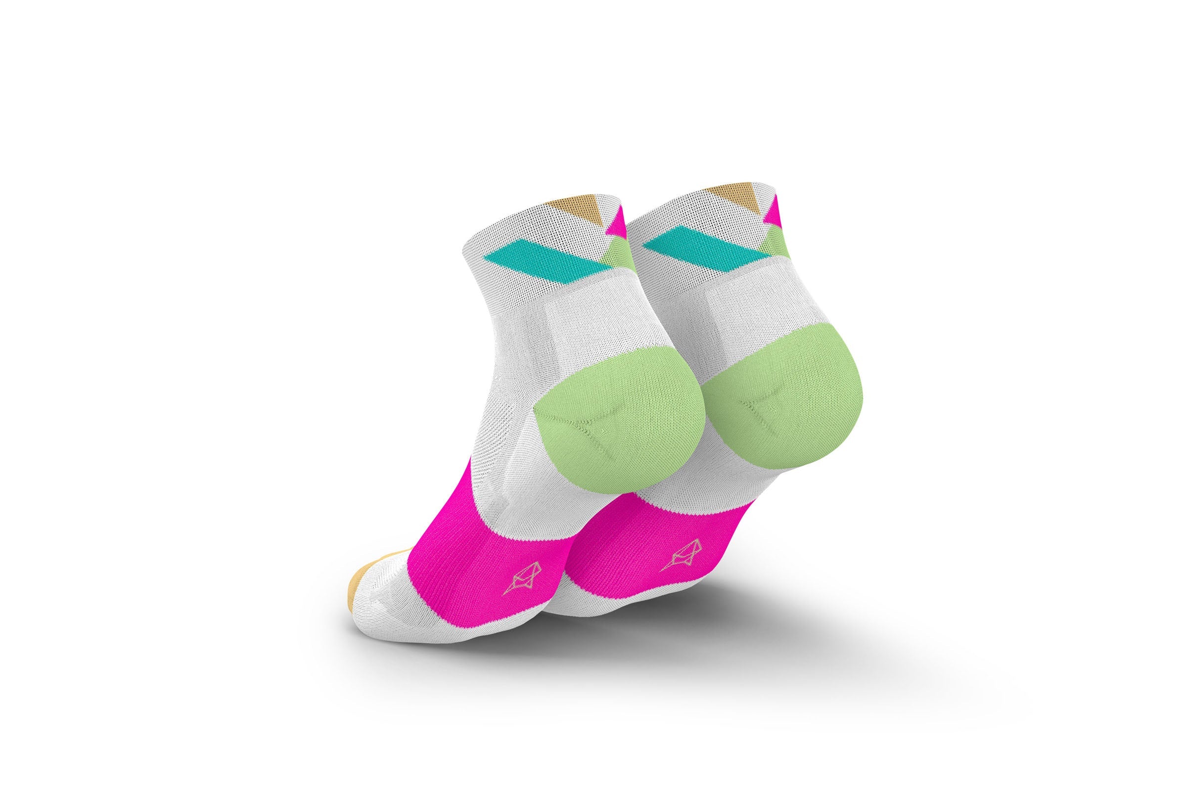 INCYLENCE ULTRALIGHT STRIKES SHORT WHITE PINK