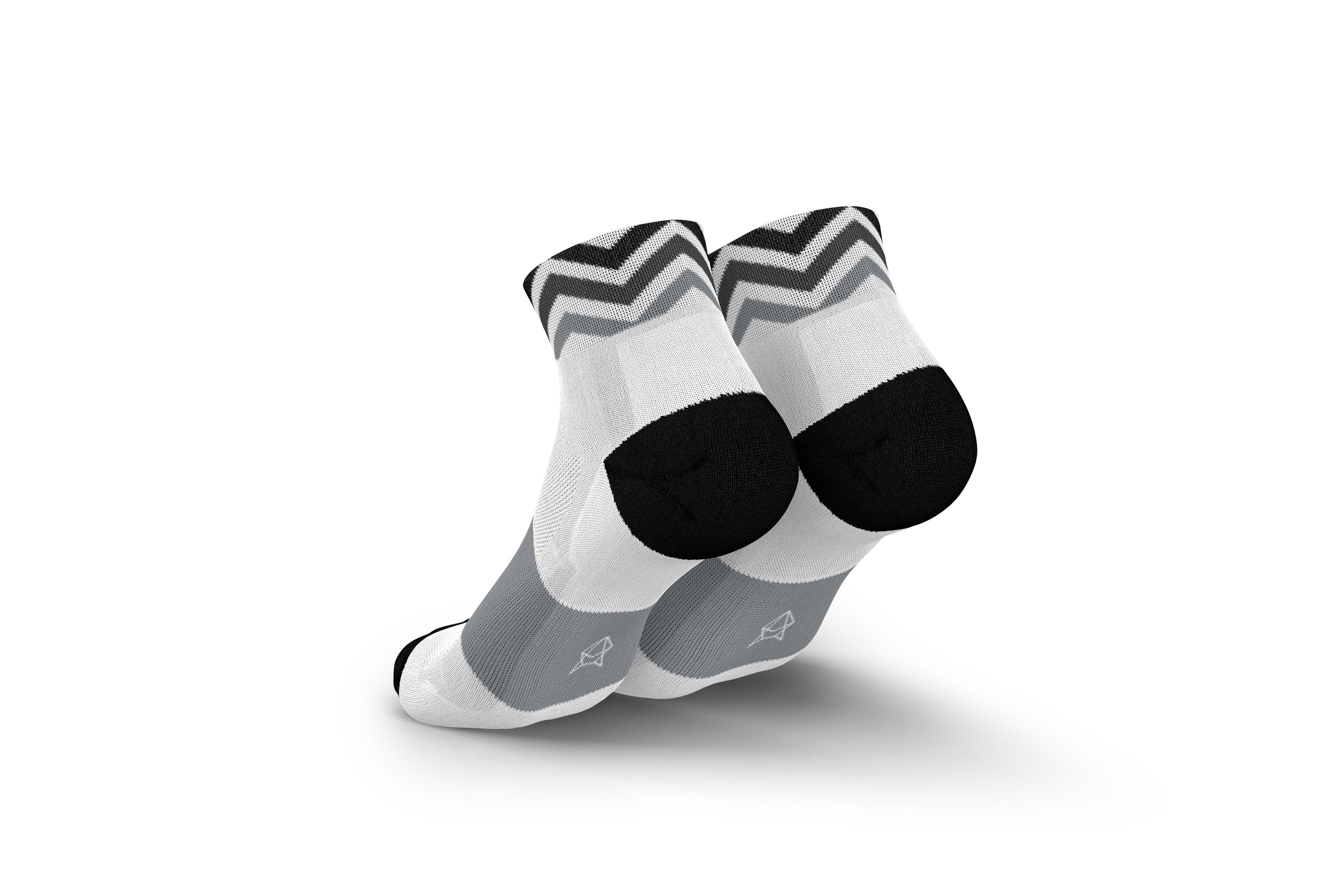 INCYLENCE ULTRALIGHT WAVES SHORT WHITE